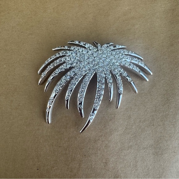 Vintage Swarovski Crystal Brooch Silver Crystal Starburst Fireworks - Picture 1 of 4